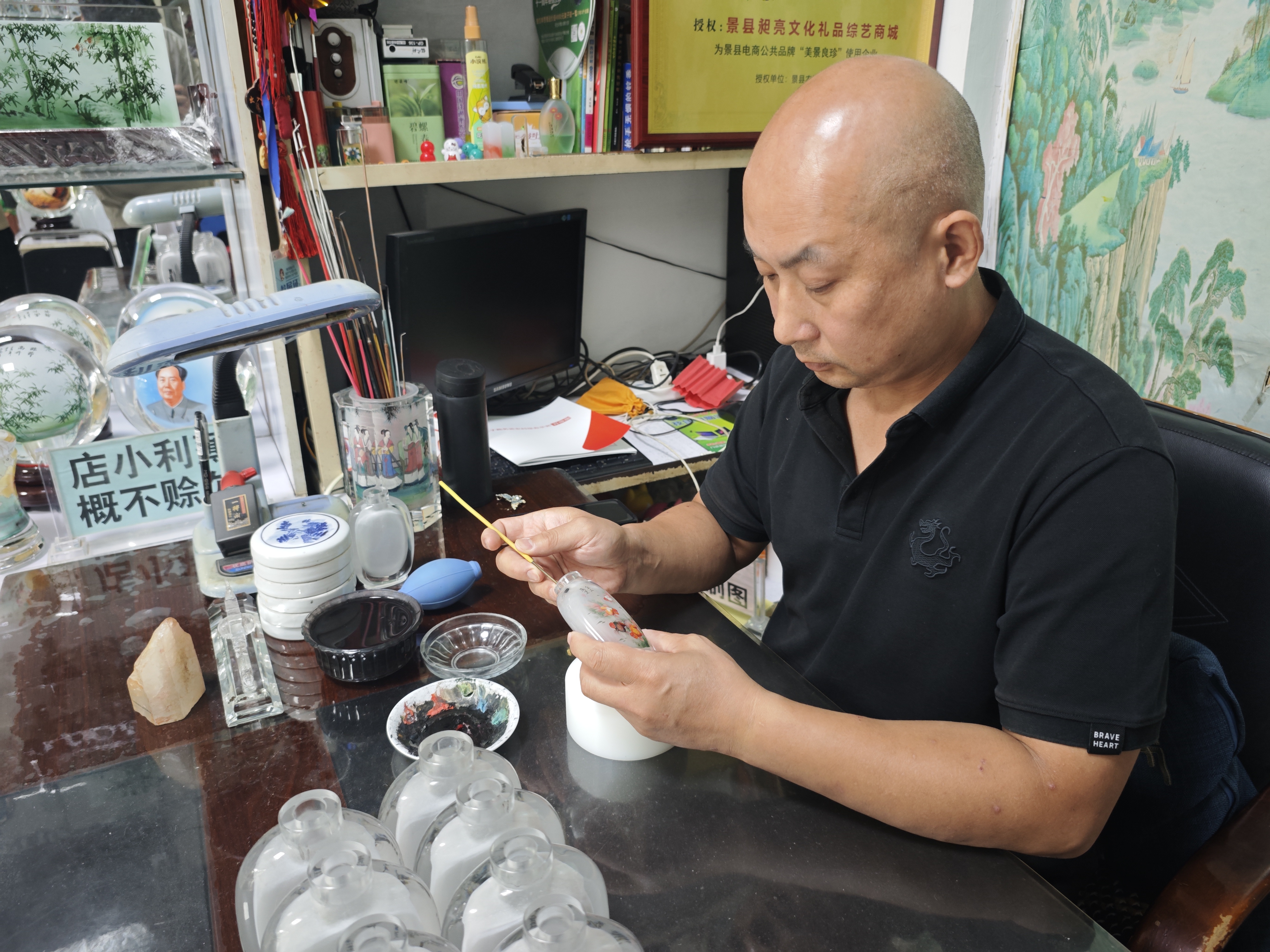 方寸壶壁藏乾坤！景州内画非遗匠心的 当代回响